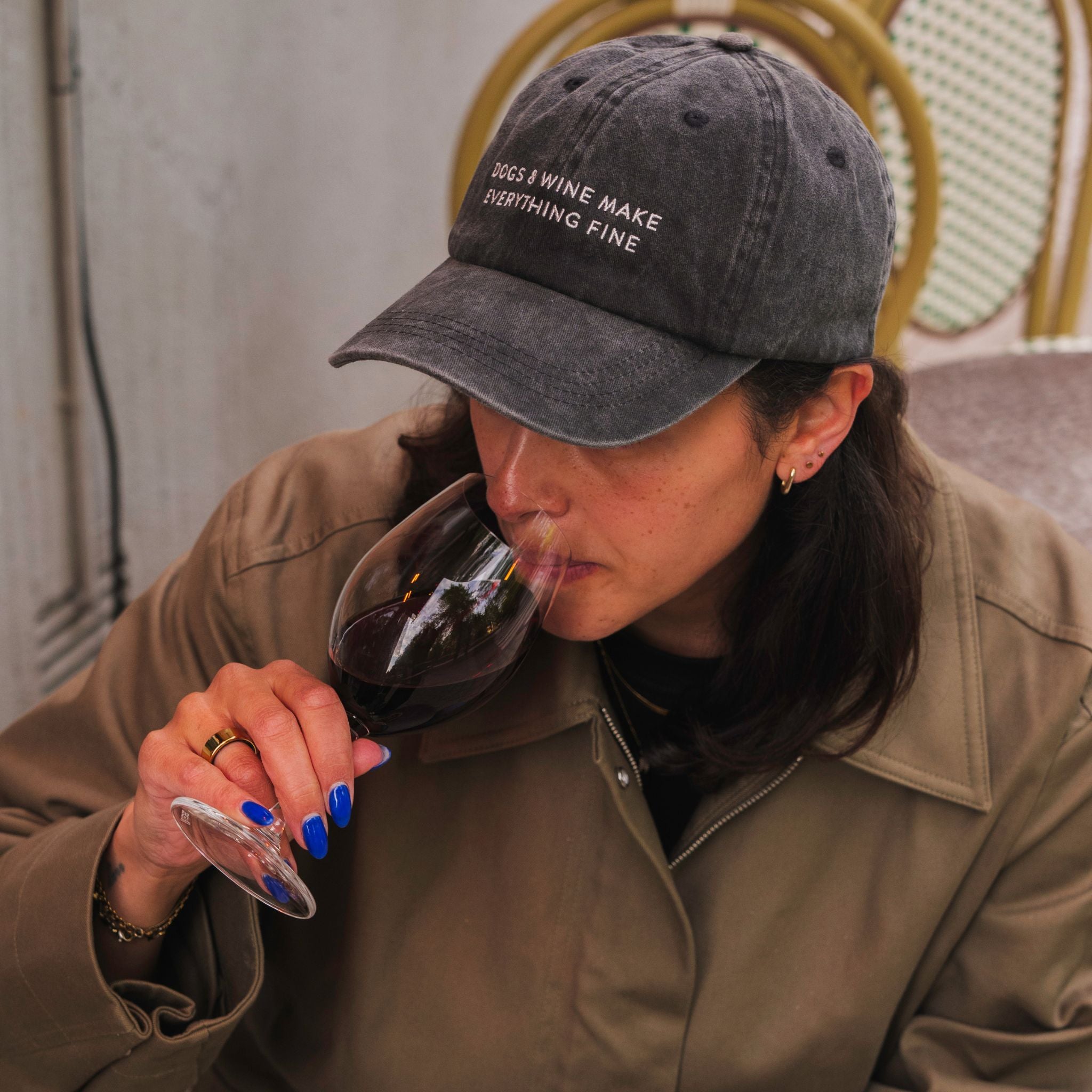 Svart Denimcaps - Dogs & Wine Make Everything Fine 